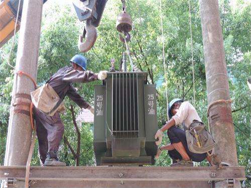 油浸式变压器瓦斯保护：多行业安全运行的“核心防护屏障”